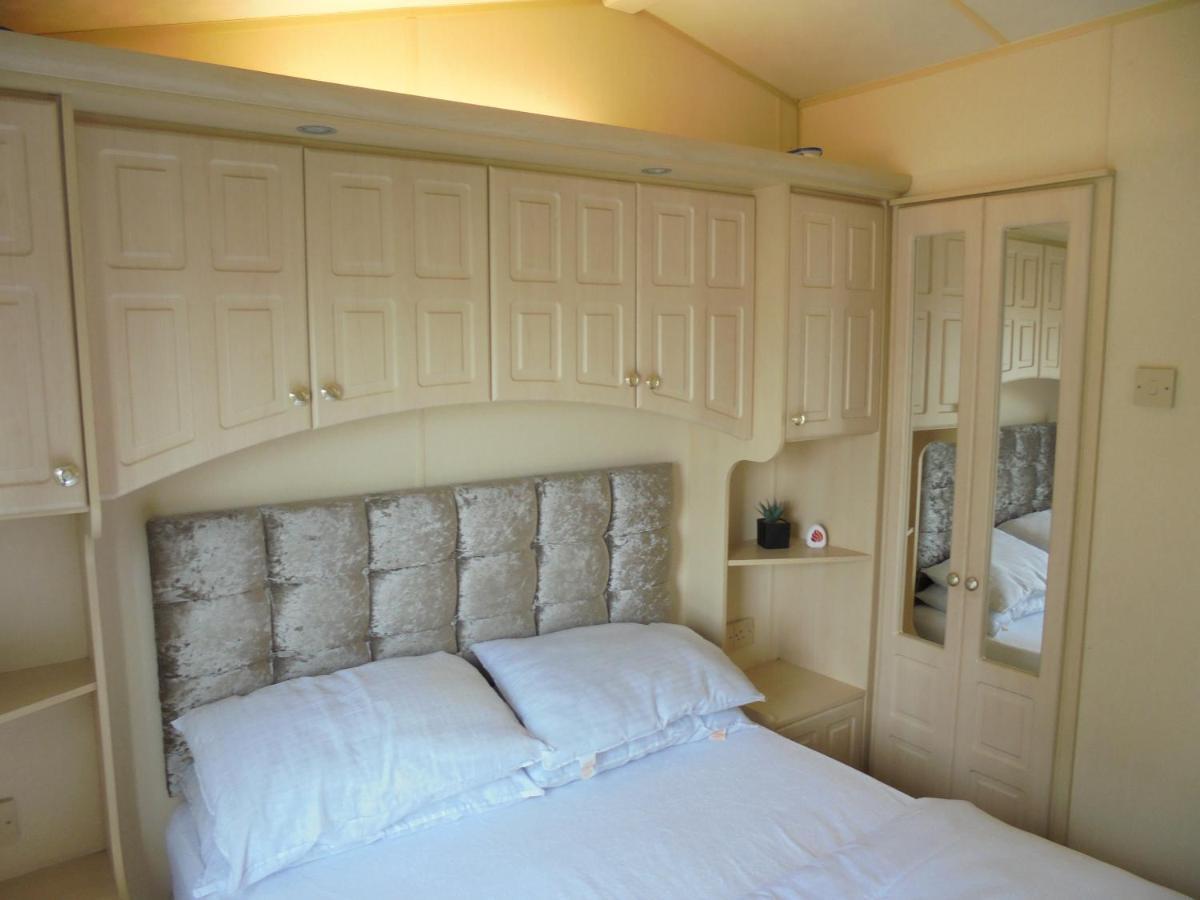 Golden Sands: Granada Gs 6 Berth, Heated, Large Veranda, Access To The Apartamento *